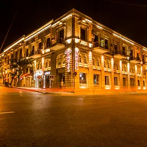 Passage Modern Hotel מלון באקו
